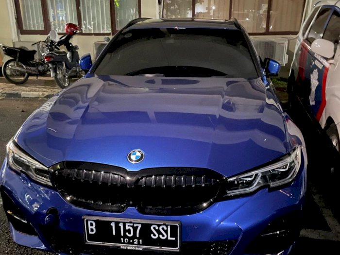 Terungkap! Penyebab BMW Tabrak Polisi di Jaksel: Berniat Hindari Pemeriksaan