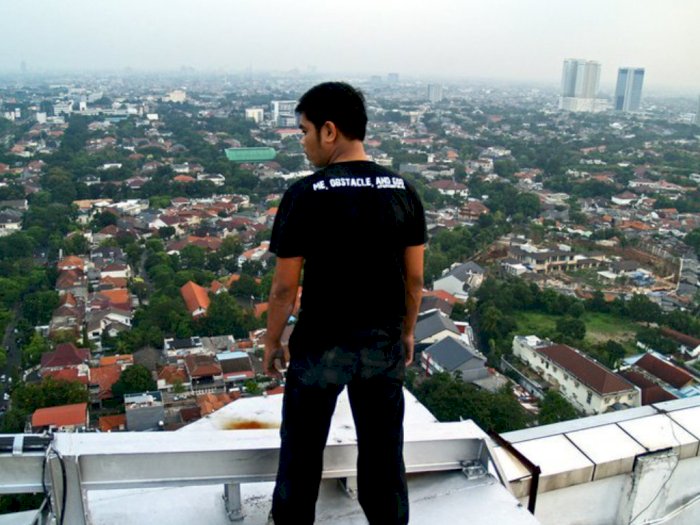 Pria Ini Tewas Mengenaskan Usai Terjun Bebas dari Rooftop Mal di Bekasi
