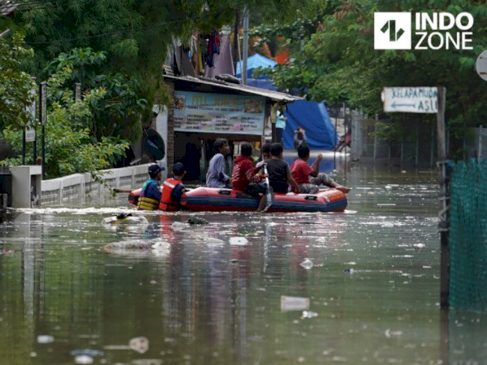 Anak Buah Anies Terjunkan Hampir 9 Ribu Personel Urusi Sampah Guna Antisipasi Banjir