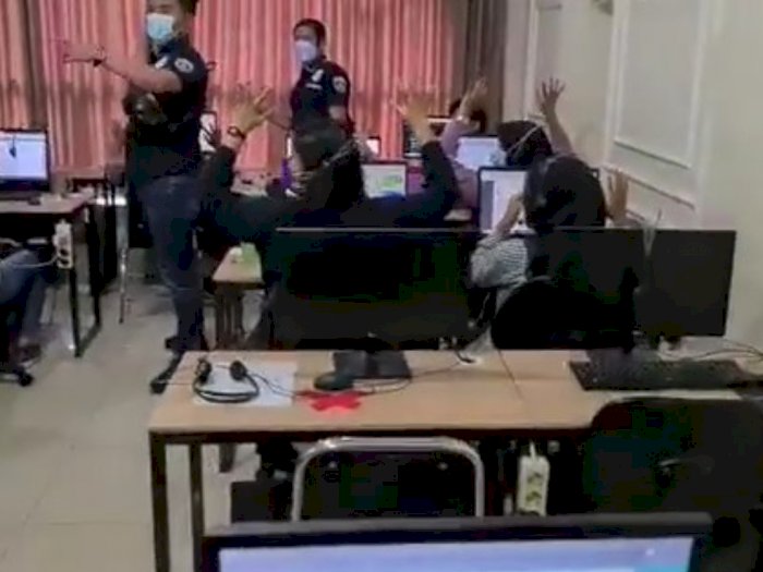 Video Detik-detik Polisi Gerebek Kantor Pinjol Ilegal di Ruangan Sempit dan Tertutup