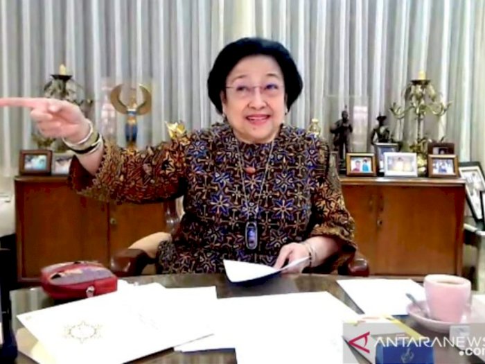 Megawati Ingin Polisi Contoh Sosok Jenderal Hoegeng dan Awaloedin Djamin