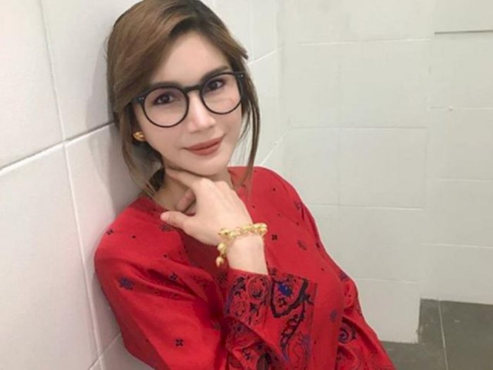 Buron Akibat Pose di Depan Ka'bah, Nur Sajat Transgender Malaysia Ditawari Australia Suaka