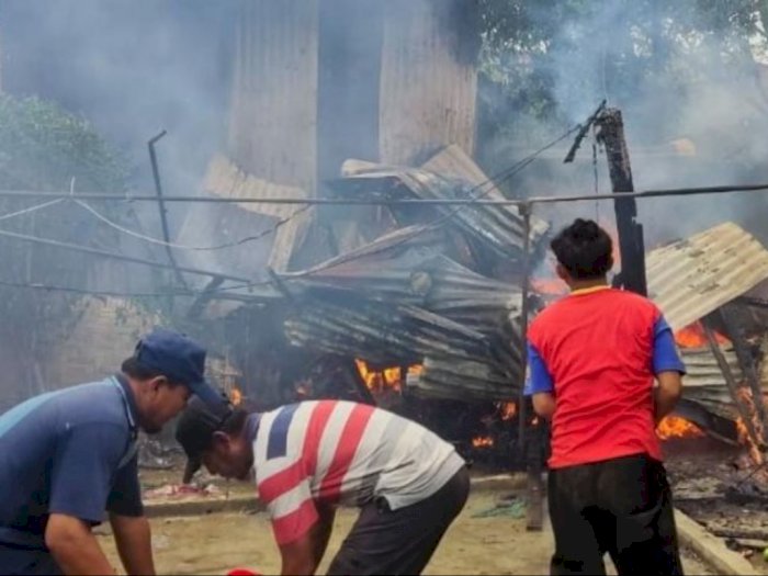 Duh, Akibat Main Korek Api, Seorang Anak di Tanjung Morawa Sebabkan Rumahnya Terbakar