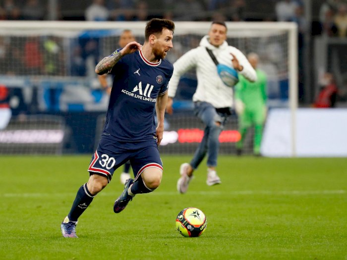 Nekat, Lionel Messi Dikejar Fans yang Masuk ke Lapangan saat Laga Marseille vs PSG 