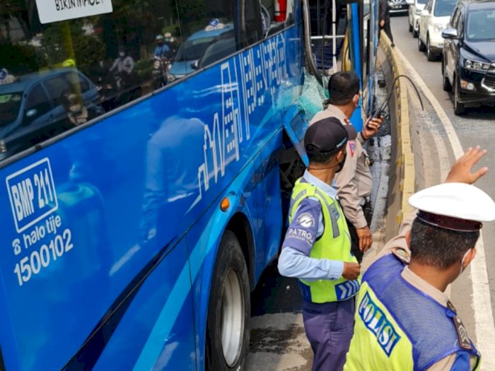 Polisi: Bus Transjakarta yang Alami Kecelakaan Terdorong hingga 15 Meter