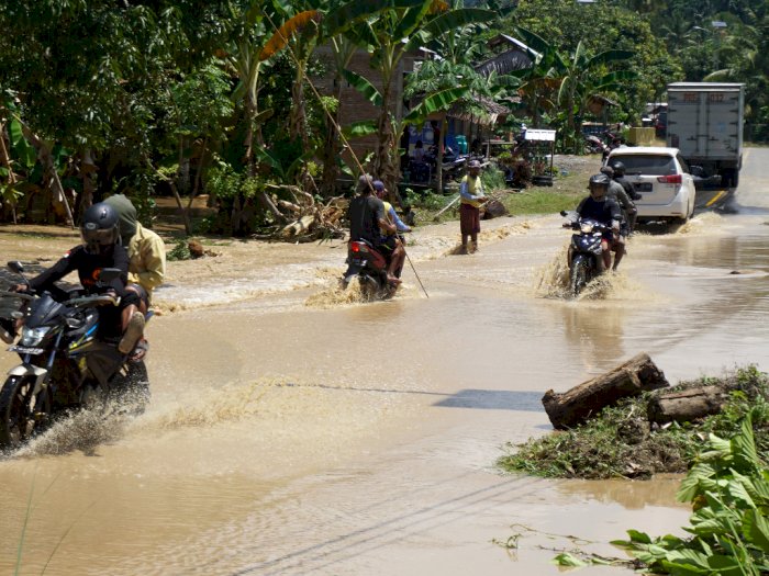 Banjir Luapan Air Sungai di Mamuju, Berikut Foto-fotonya