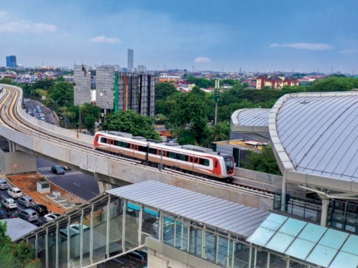 Tak Ada Korban Jiwa Akibat Tabrakan LRT di Jakarta Timur