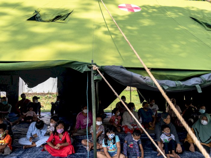 Warga Mengungsi Akibat Gempa Bumi Jenis Swarm di Ambarawa, Ini Foto-fotonya