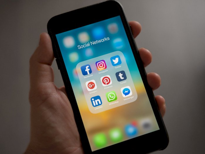 Penelitian Ungkapkan Orang yang Suka Pamer Hubungan dalam Media Sosial Cenderung Insecure