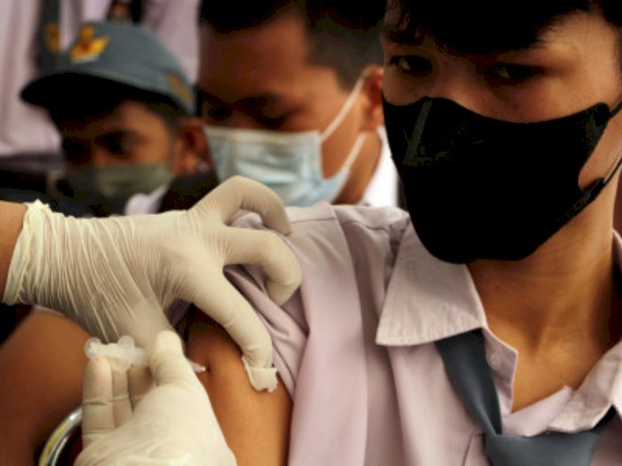 Menkes Budi Sebut Penyintas HIV dan Kanker Prioritas Disuntik Booster Vaksin Covid-19