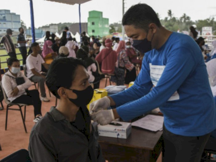 Demi Ikut Vaksinasi, Warga Desa Banjar Lancat Rela Bayar Ongkos Ratusan Ribu