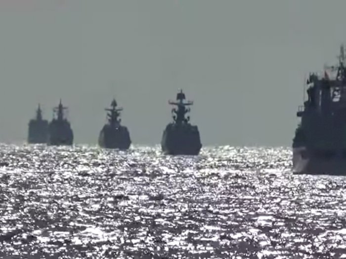 Rusia Siap Hancurkan Kapal Perang AS di Laut Hitam