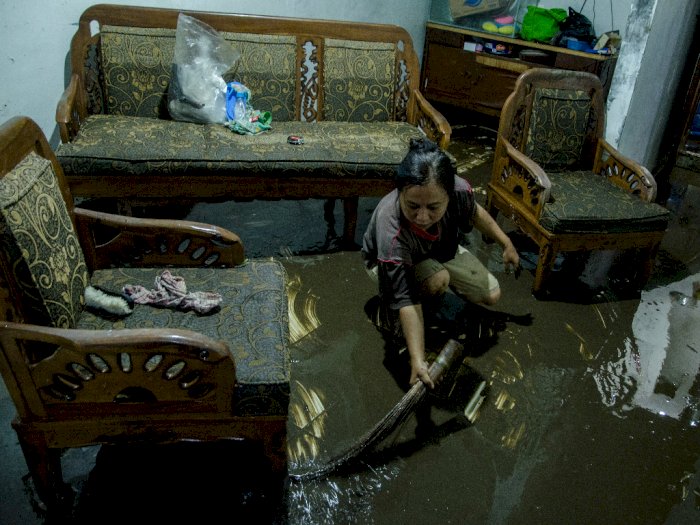 Dampak Banjir Luapan Sungai Cibeureum di Bandung, Ini Foto-fotonya
