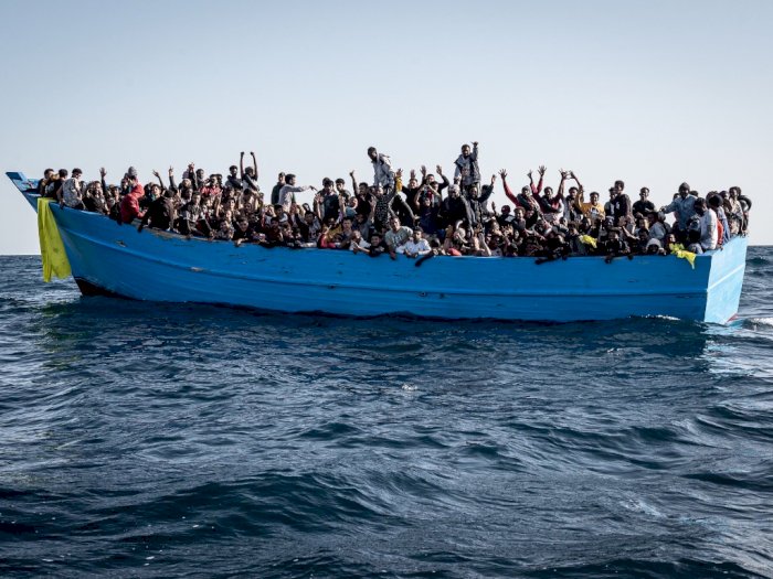 Kapal Jerman Berhasil Selamatkan Ratusan Migran yang Kapalnya Rusak di Laut Mediterania