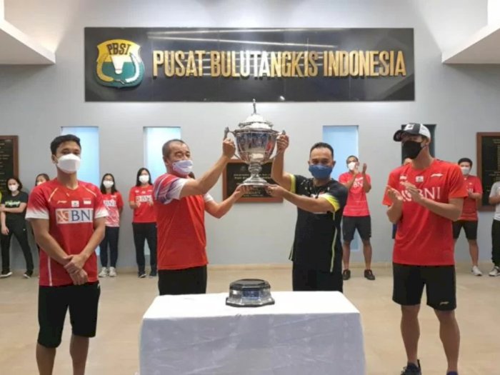 Trofi Piala Thomas Tiba di Tanah Air, Disambut Jajaran Pelatnas PBSI Cipayung
