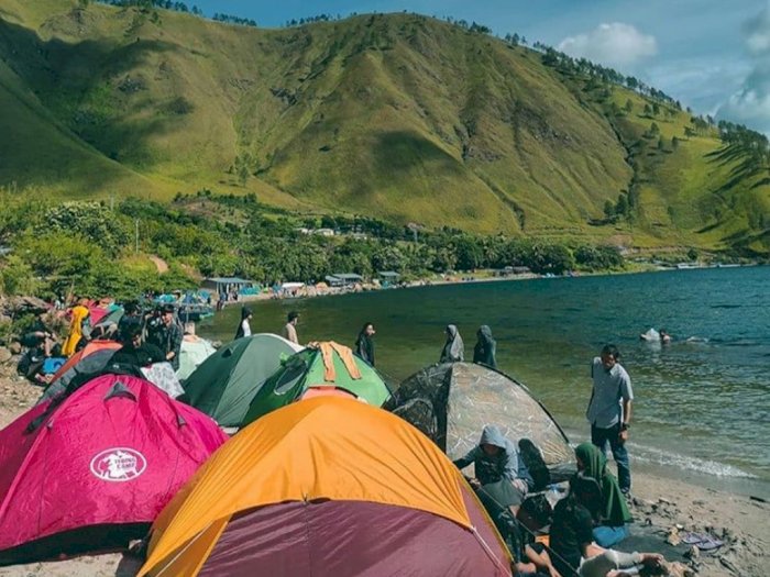 Punya Pemandangan yang Indah, Ini 3 Destinasi Camping Terbaik di Sumut