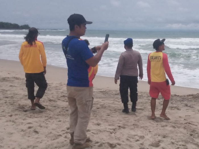 4 Wisatawan Pantai Sawarna asal Bekasi Tenggelam, 1 di Antaranya Hilang