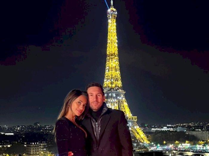 Kencan Malam Romantis Ala Messi dan Istri, Menara Eiffel Jadi Saksi