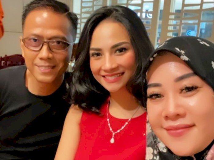 Seakan Firasat, Vanessa Angel Belikan Orang Tuanya Baju Warna Hitam Sebelum Meninggal