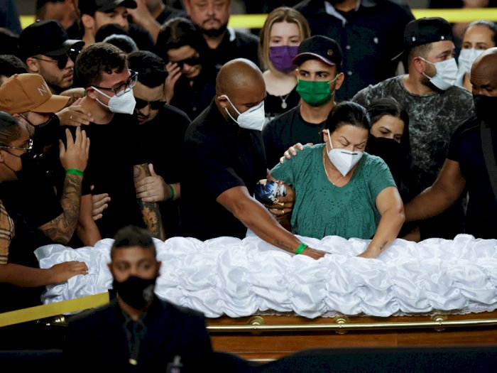 FOTO: Ribuan Warga Berduka atas Kematian Penyanyi Brasil dalam Kecelakaan Pesawat