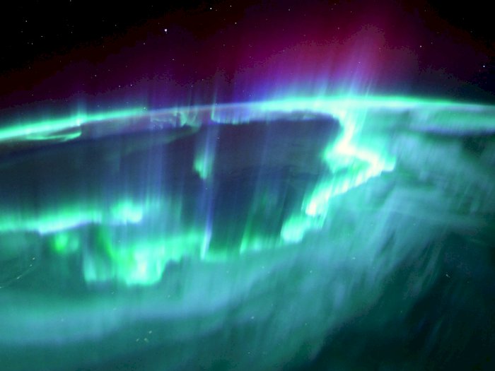 Potret Mengagumkan Aurora Green Earth yang Dibagikan Astronot dari Stasiun Luar Angkasa