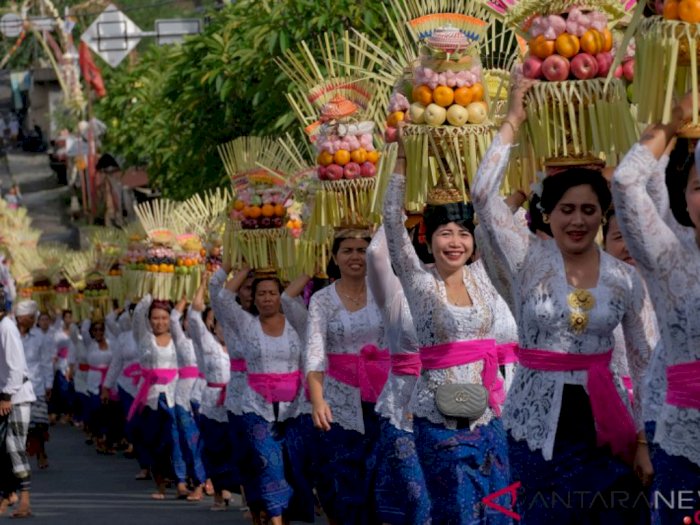 Hari Galungan, Umat Hindu Bali Diajak Pakai Buah Lokal sebagai Sesajen untuk Hyang Widhi