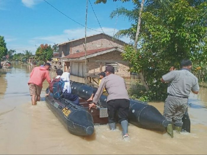 Banjir di Sergai Belum Surut, Ribuan Rumah Masih Terendam 