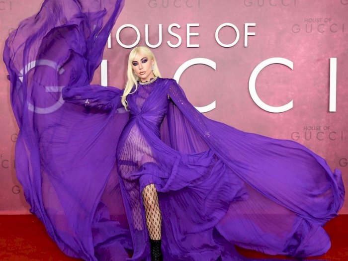 Hadir di Red Carpet 'House of Gucci', Lady Gaga Tampil Menawan dengan Dress Ungu