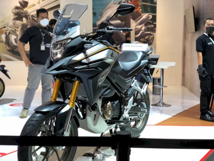 Tampil Perdana di GIIAS 2021, Berapa Sih Harga Honda CB150X Terbaru?