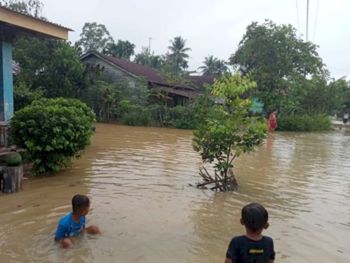 Sungai Batang Serangan Meluap, 692 Rumah di Langkat Terendam Banjir