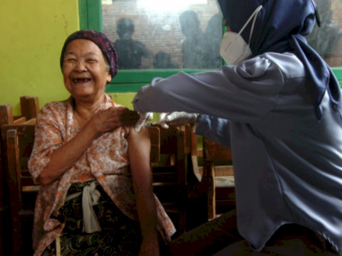 Kejar PPKM Level 1, Bobby Nasution Dorong Percepatan Vaksinasi Bagi Lansia
