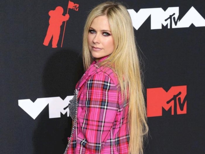 Hiatus 2 Tahun, Avril Lavigne Rilis 'Bite Me'