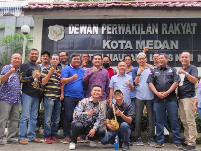 FWL Pekanbaru Lakukan Study Komparatif ke Wartawan Unit DPRD Medan