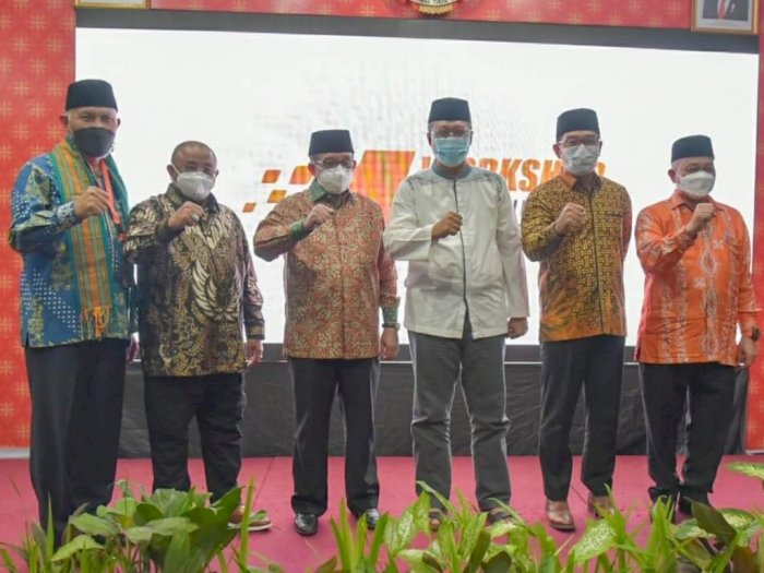 Ketika Tiga Gubernur Mengapit Ketua Majelis Syuro PKS, Ada Ridwan Kamil