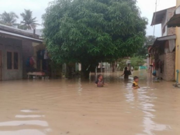 Sungai Sei Padang Meluap, Ratusan Rumah Warga di Tebingtinggi Terendam Banjir