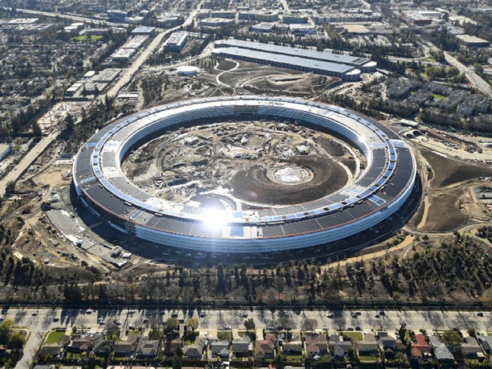 Seluruh Karyawan Apple Kembali Kerja di Kantor Mulai 1 Februari 2022, Pakai Sistem Hybrid