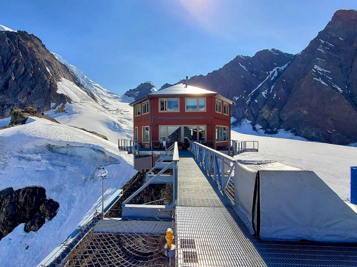 Berlokasi di Gletser, Hotel ini Dibangun di Tempat Terpencil di Dunia, Tarifnya Rp497 Juta