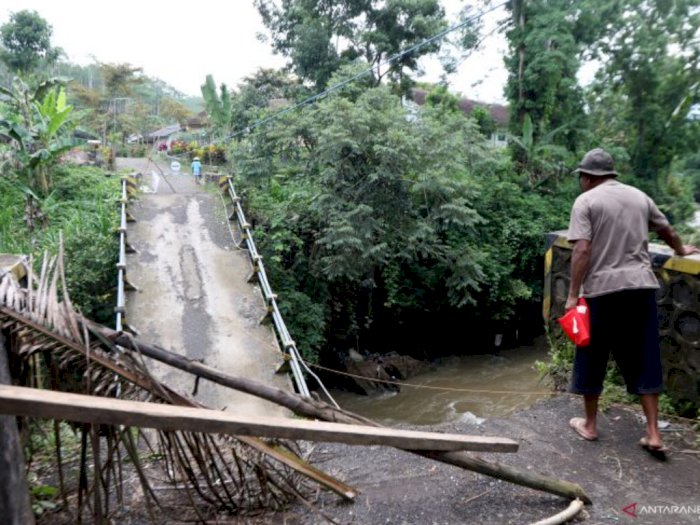 BNPB Catat 2.552 Bencana Alam Landa Indonesia Selama 2021, Ratusan Orang Meninggal 