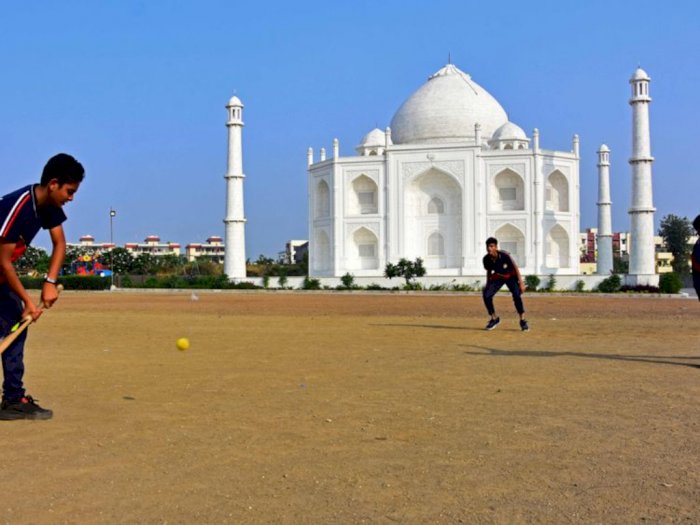 Tunjukkan Kasih Sayang, Pebisnis asal India Membangun Taj Mahal KW untuk Istrinya