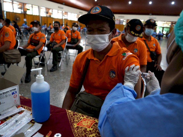 Vaksinasi Dosis Booster Untuk Relawan, Berikut Foto-fotonya