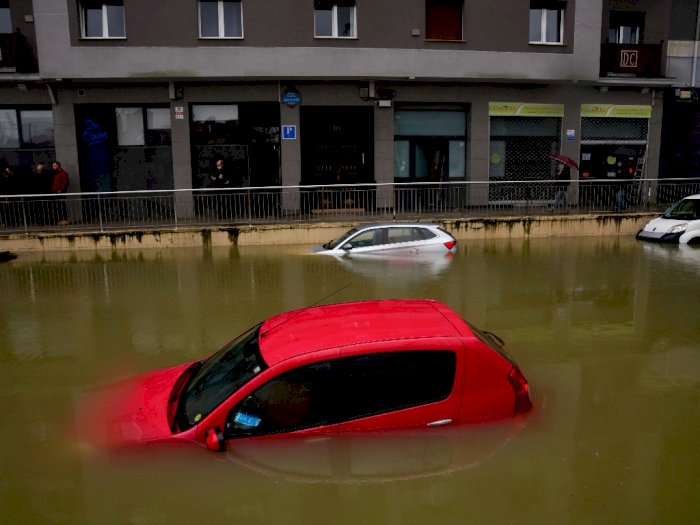 Melelehnya Salju dan Hujan Deras Membanjiri Spanyol, Ini Foto-fotonya