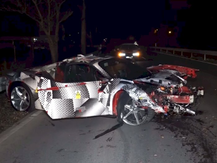 Prototype Mobil Ferrari SF90 Stradale Hancur Setelah Alami Kecelakaan di Jerman!