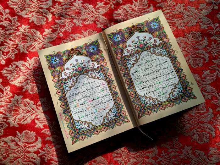 Bacaan Surat Al-Fatihah Latin Beserta Arti dan Keutamaannya