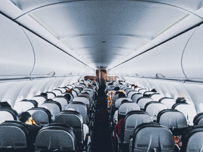 Traveler Mengidentifikasi Rahasia dari Kursi First Class Pesawat, Inilah Penjelasannya