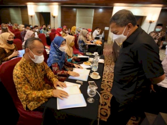 Sebanyak 138 Kepala Sekolah SD di Kota Bandung Dites Menulis Al Quran