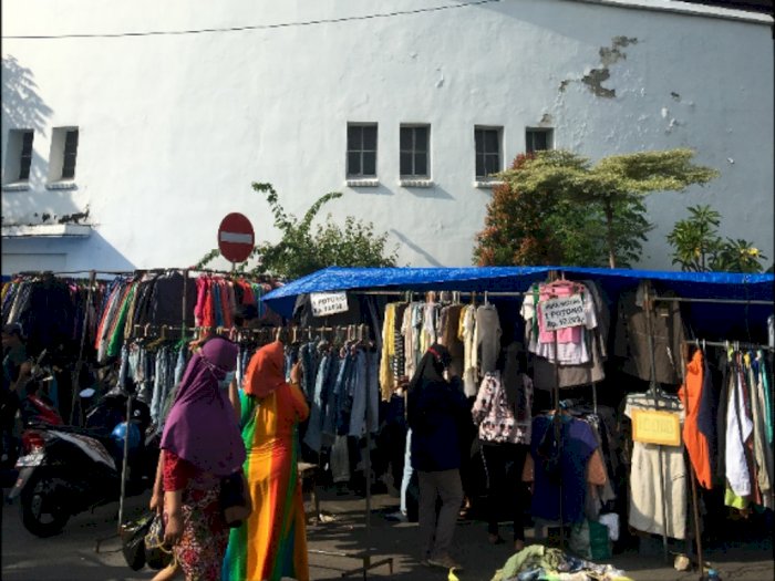 Pasar Pagi Tugu Pahlawan, Surganya Pecinta Thrifting di Surabaya