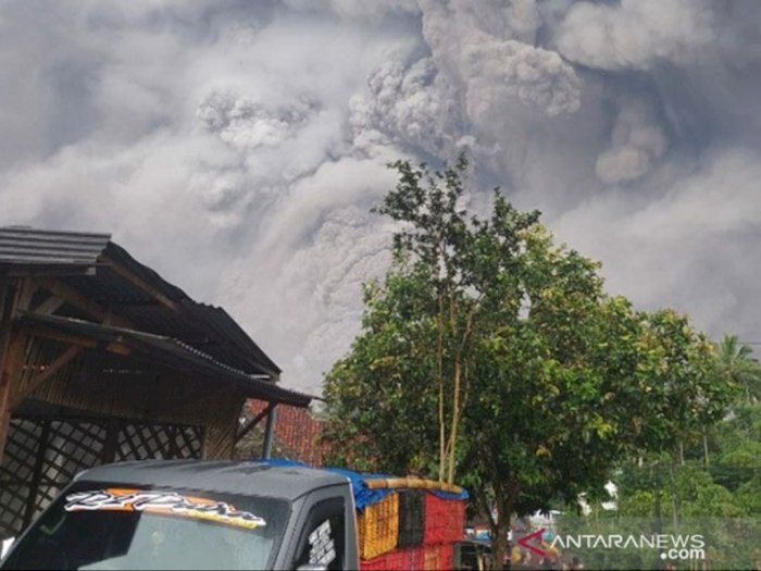 Berikut Kronologi Lengkap saat Erupsi Gunung Semeru Versi BNPB