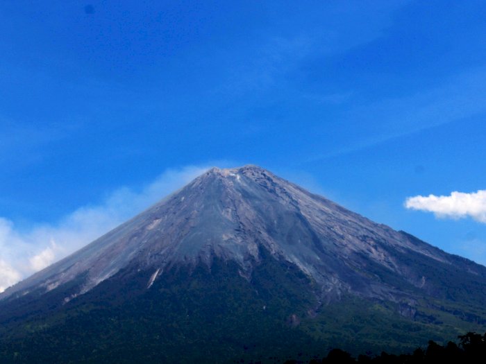 Riwayat Panjang Letusan Gunung Semeru, Rekaman Erupsi Pertama Terjadi di Abad ke-19