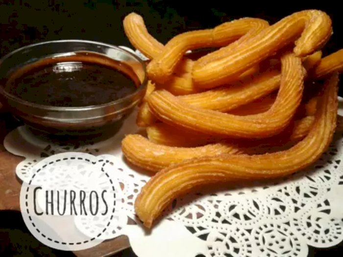 Tertarik Membuat Churros Saus Coklat Sore Ini? Berikut Resepnya