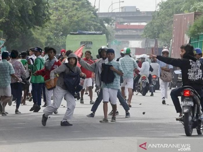 Polisi Gagalkan Aksi Tawuran di Sukabumi, 3 Pelajar  Ditangkap karena Bawa Katana Samurai